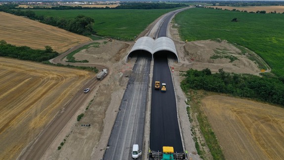 FOTO: Okrem odovzdaného Prievozu práce napredujú aj na ostatných úsekoch D4R7