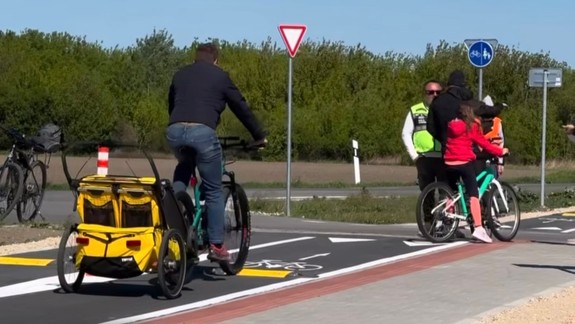 Ráž slávnostne otvoril novú cyklotrasu v Chorvátskom Grobe