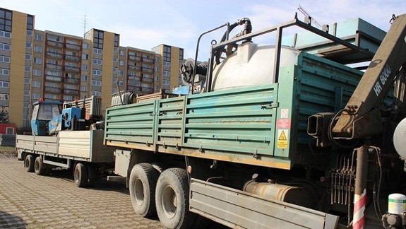 Mestskí poslanci žiadajú zastaviť stavbu náhradných bytov v Dúbravke