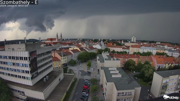 Bratislavou sa prehnali silné búrky, niektoré lokality zaliala voda, neďaleko hraníc vyčíňalo tornádo