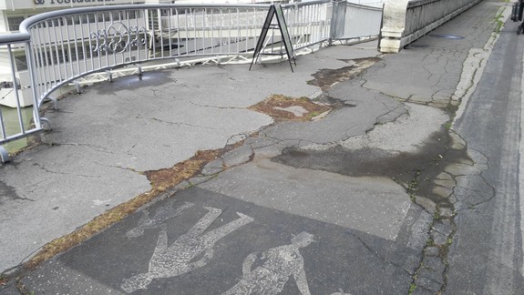 FOTO: Staré Mesto ide opravovať promenádu pri Dunaji – deravý asfalt nahradia dlažbou!