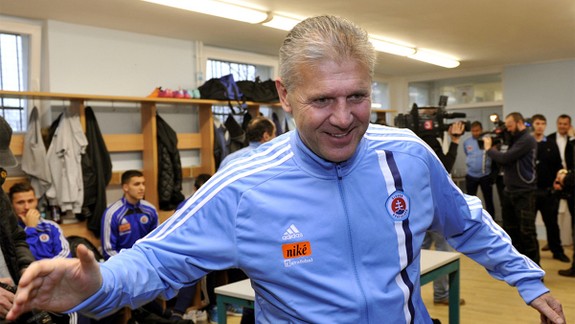 Slovan nepatrí medzi kandidátov na titul, dopredu sa však nevzdáva