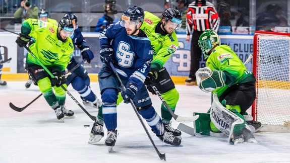 Hokej: Slovan dominoval a  zdolal Žilinu aj štvrtýkrát počas sezóny