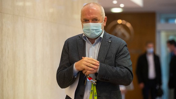 VIDEO: Škandalózne derby Trnava - Slovan: I.Husár odsudzuje správanie futbalových výtržníkov a SaS žiada expemplárne tresty