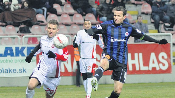 Slovan po prehre Žiliny znížil stratu na 9 bodov