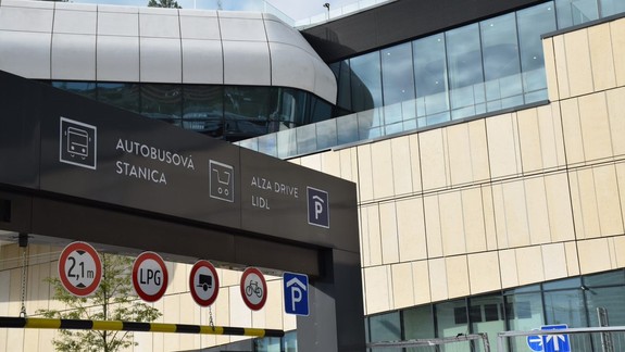 O týždeň otvárajú autobusovú stanicu Nivy. Čo všetko v nej nájdete?