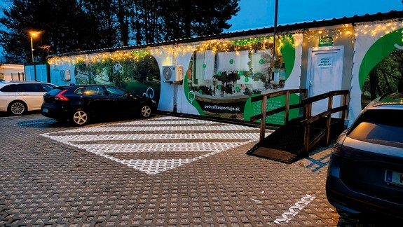 Nový nápad: Petržalka zvažuje alternatívu za chýbajce vianočné osvetlenie