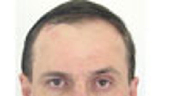 Hľadajú muža obvineného z podvodu