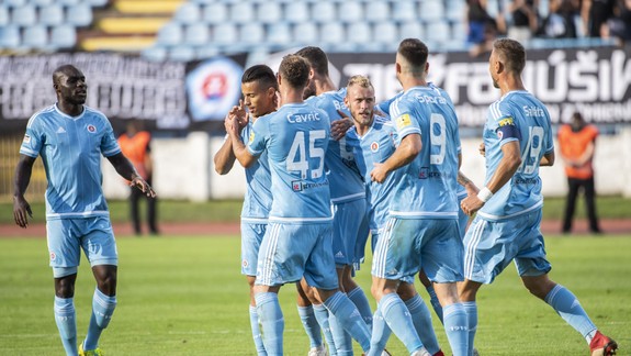 Futbalisti ŠK Slovan poraziili v šlágri kola druhý DAC Dunajská Streda 3:2 a upevnili si postavenie lídra ligy