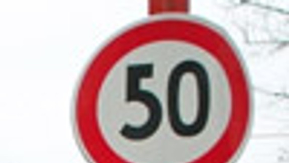 Motoristov zbytočne brzdí päťdesiatka