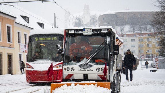 V teréne sú všetky dostupné mechanizmy, deklaruje magistrát, ktorý prijal päť opatrení pre boj so snehom