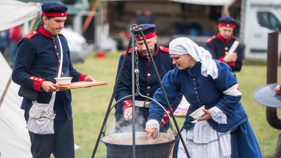 Výcvik pechoty, varenie gulášu, remeslá: Pri krematóriu sa koná tradičné podujatie Bitka pri Lamači