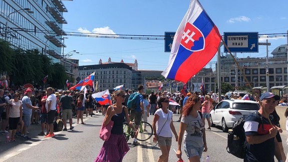 VIDEO: Paralyzovaná Bratislava: Demonštranti zablokovali dopravu v centre mesta
