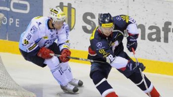 HC Slovan porazil Nitru 4:3, opäť sa iskrilo