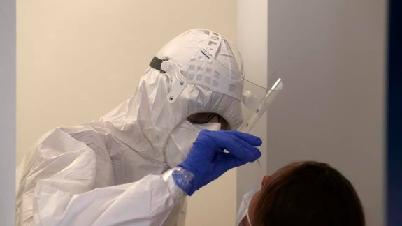 Na Slovensku v utorok pribudlo 2202 prípadov COVID-19 z 13.832 testov