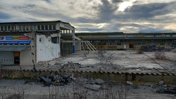 Na Púchovskej v Rači začali búracie práce, vyrastie tu predajňa potravín