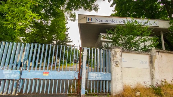 FOTO a VIDEO: Posledné zábery nemocnice na Patrónke pred zbúraním. Čo všetko zostalo vnútri?