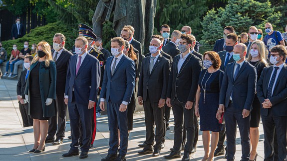 Traja najvyšší ústavní činitelia si uctili obete 2. svetovej vojny na Slavíne