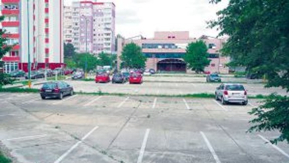 Nesúhlasia s uzatvorením parkoviska na Palkovičovej