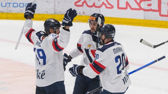 Hokej: Slovan ukončil víťaznú sériu Spišiakov a dotiahol sa na čelo