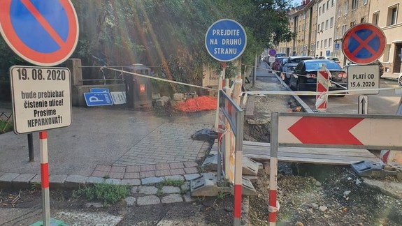 Naštvaná obyvateľka Šoltésovej: Poviete nám, kde máme teraz zaparkovať?