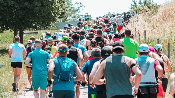 FOTO: Na beh lesmi sa vydalo vyše 700 účastníkov - preteky mali aj charitatívne posolstvo