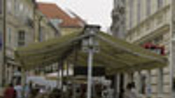 Letné terasy pri korzovaní viac neprekážajú