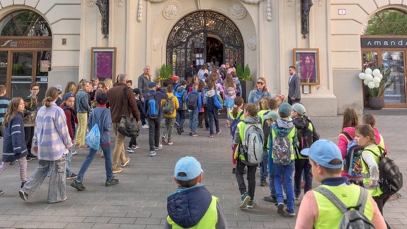 Štyria z desiatich tínedžerov majú skúsenosť s poruchami príjmu potravy