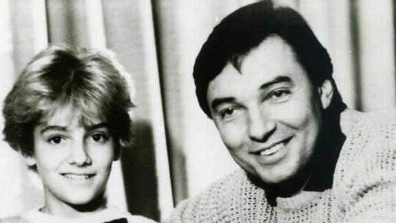 VIDEO: Adventný kalendár č.10 – Karel Gott a Darinka Rolincová a ich slávne Zvonky štěstí