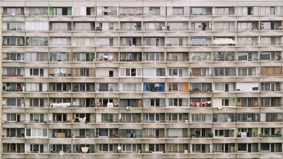 Polícia vyšetruje okolnosti úmrtia 19-ročnej ženy a 71-ročného muža