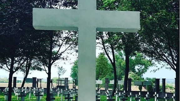 Na vojenskom cintoríne v Petržalke si uctili pamiatku zosnulých Srbov