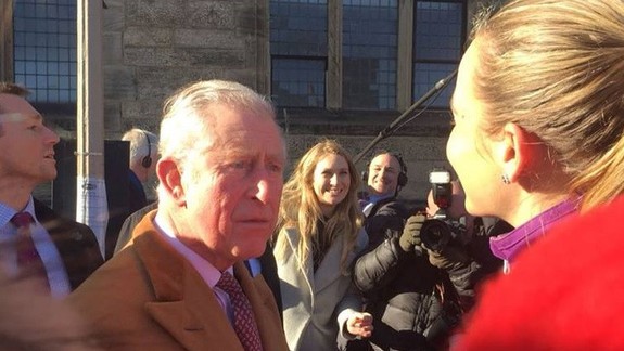 FOTO a VIDEO: Mladej Bratislavčanke sa v Anglicku podarilo stretnúť a porozprávať s princom Charlesom!