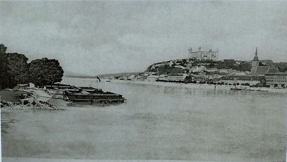 HISTÓRIA Kúpanie vo vodách Dunaja: V Petržalke vybudovali koncom 19. storočia  košíkovú plaváreň