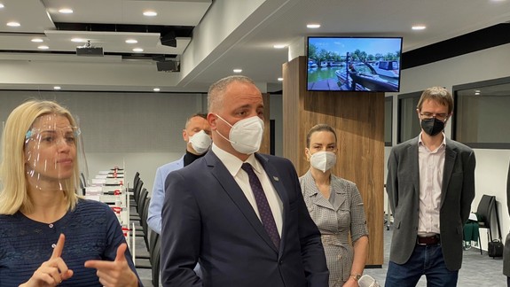 V Bratislave sa bude masovo očkovať: Očkovacie centrum zvládne až 2500 ľudí denne, bude aj pre chronicky chorých