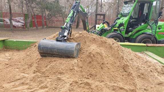 Pieskoviská a detské ihriská v Petržalke dostanú nový a čistý piesok