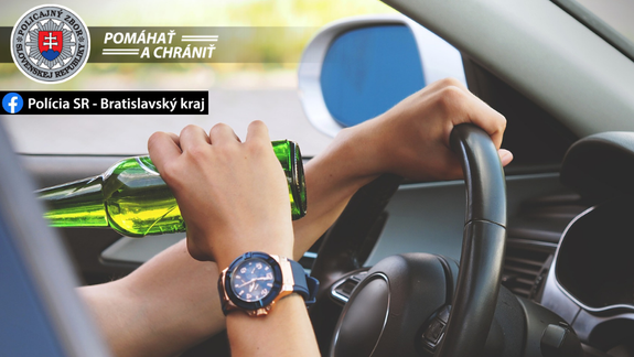 Polícia prichytila ďalšieho opilca za volantom - upozornil na seba, keď nezastavil na „stopke"...
