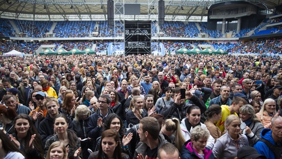 Do platnosti dnes vstúpili obmedzenia v súvislosti s hromadnými podujatiami