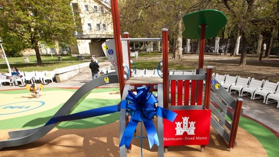 Ihrisko v Medickej záhrade prestalo slúžiť školákom