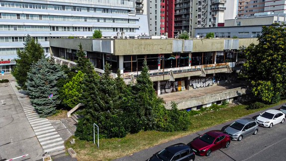 FOTO Už ju búrajú! Spustošená budova reštaurácie Bajkal zmizne onedlho navždy