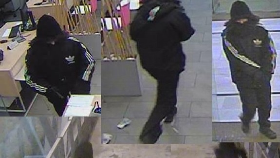 VIDEO: Spozná niekto lupiča, ktorý si z banky v Auparku odniesol 50-tisíc eur?