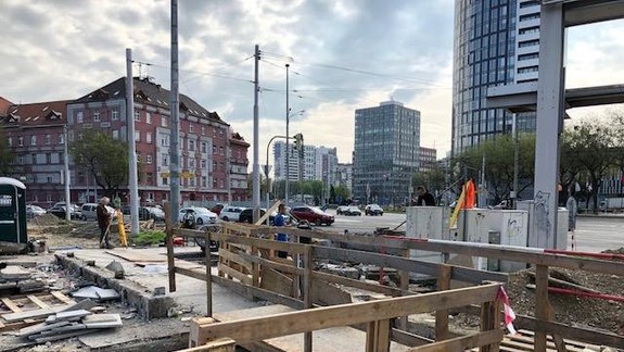 FOTO: V podchode na Trnavskom mýte sú uzavreté dva východy - v akom sú momentálne stave?