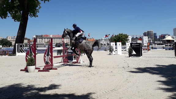 FOTO a VIDEO Parkúr na nábreží! Na Tyršáku je rušno, najlepšie svetové kone môžete vidieť aj vy úplne zadarmo
