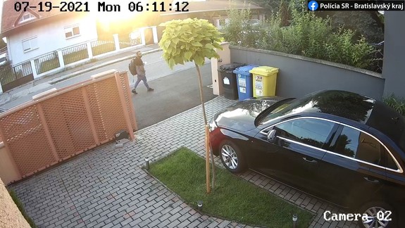 FOTO: Polícia pátra po mužovi, ktorý v Podunajských Biskupiciach odcudzil bicykel - neviete, o koho ide?