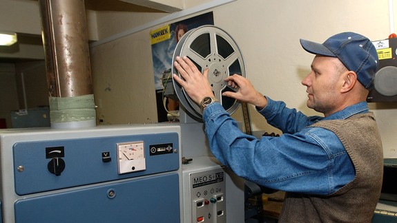 FOTO a VIDEO: Do ktorých kín ste v Bratislave chodili vy alebo si ich ešte pamätáte?