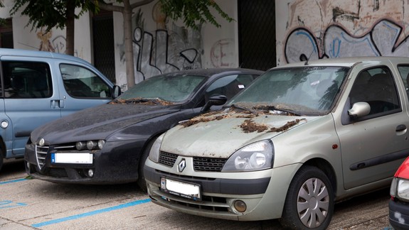 Ružinov bojuje proti dlhodobo stojacim autám na parkoviskách: Parkovanie bude spoplatnené