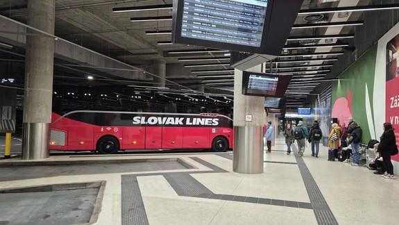 Autobusová stanica Nivy prechádza prestavbou. Ovplyvnila organizáciu dopravy?