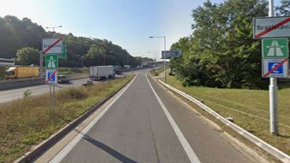 Na D2 v Bratislave v piatok uzavrú vetvu križovatky Mlynská dolina