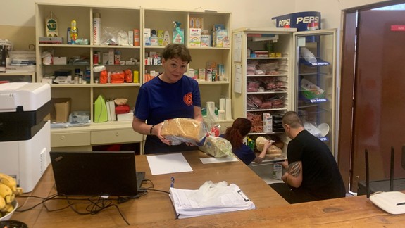 FOTO: Čo sa vo vnútri deje? Navštívili sme športovú halu, v ktorej poskytujú pomoc utečencom z Ukrajiny