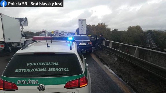 Na diaľnici D1 medzi Bratislavou a Trnavou sa pešo pohyboval dezorientovaný muž - ako to dopadlo?