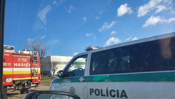 Nehoda na križovatke Ivanská a Galvaniho si vyžiadala aj ľahko zranených